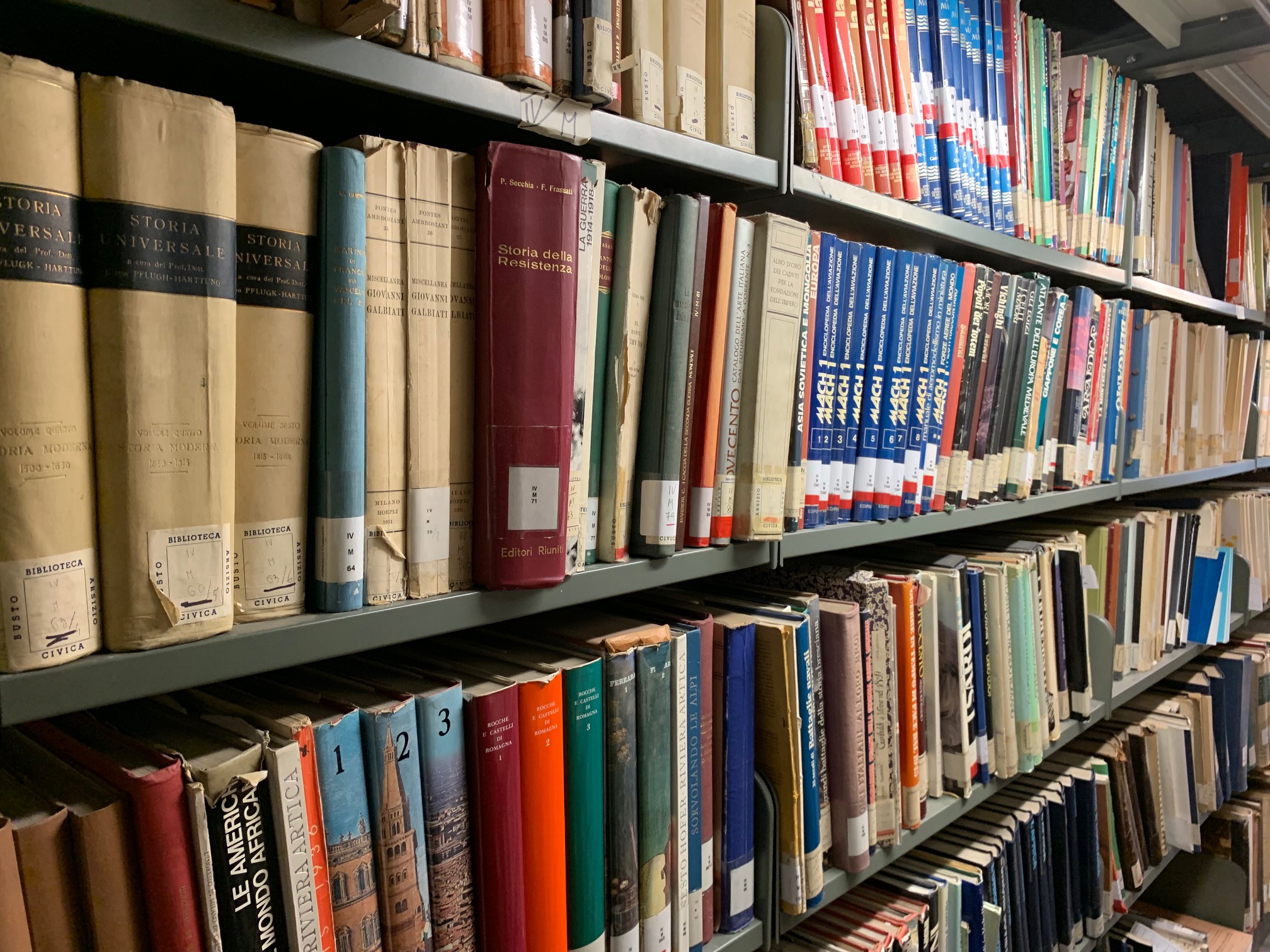 libri biblioteca 2
